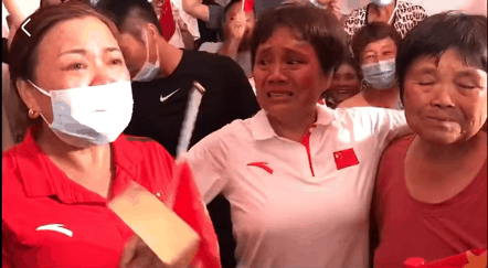 最惨举重冠军_中国上最惨的举重冠军_举重冠军悲惨