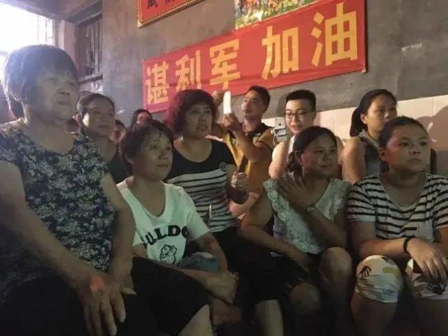 中国上最惨的举重冠军_最惨举重冠军_举重冠军悲惨